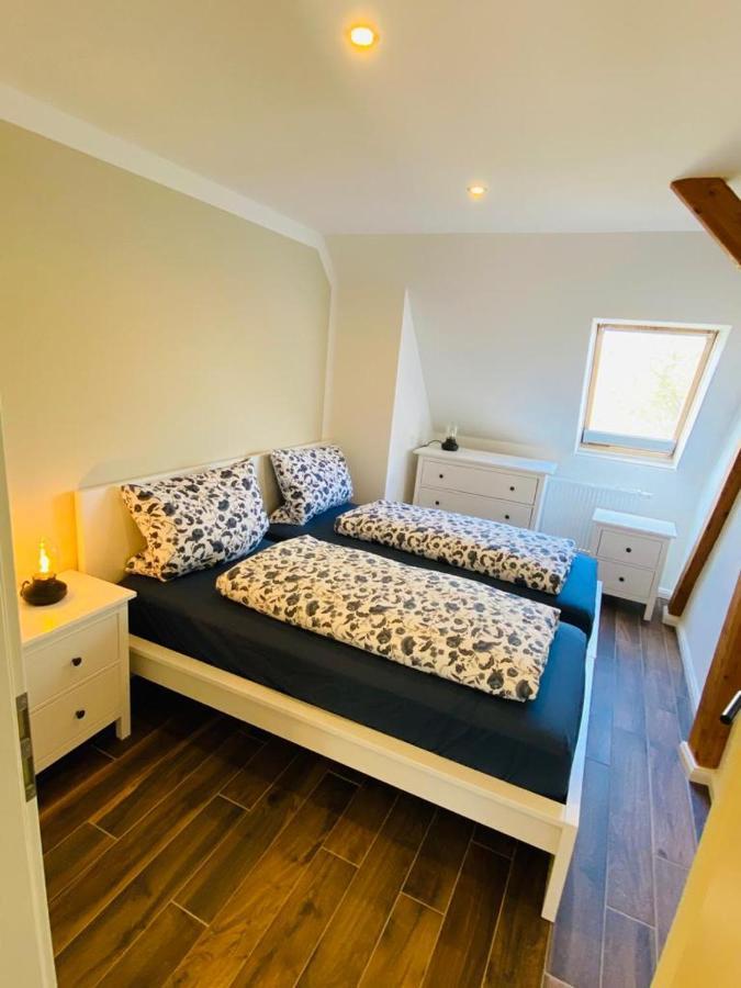 Hare Apartment *